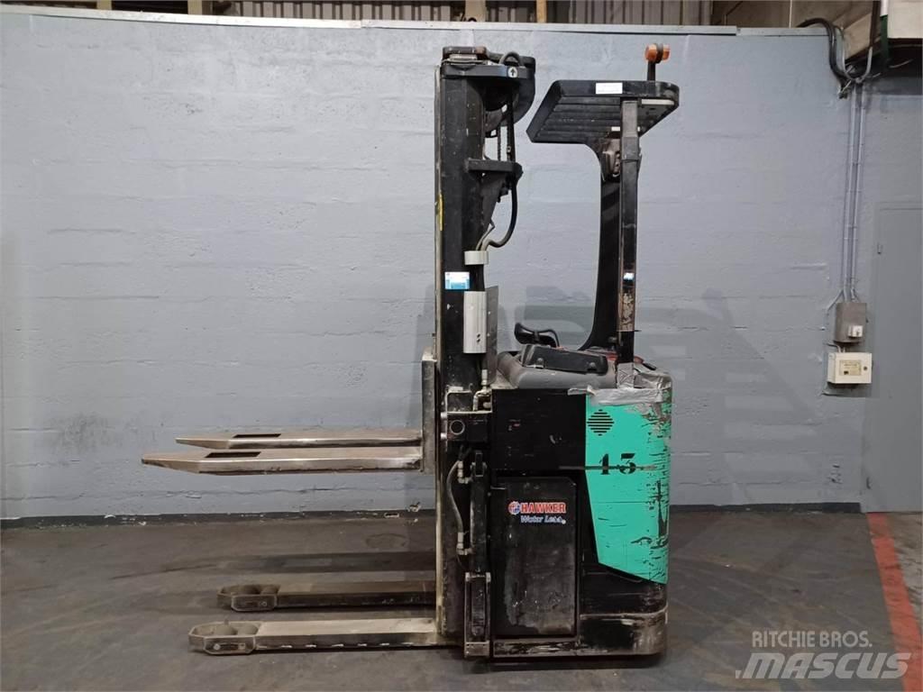 CAT NSR20N Apiladores eléctricos autopropulsados