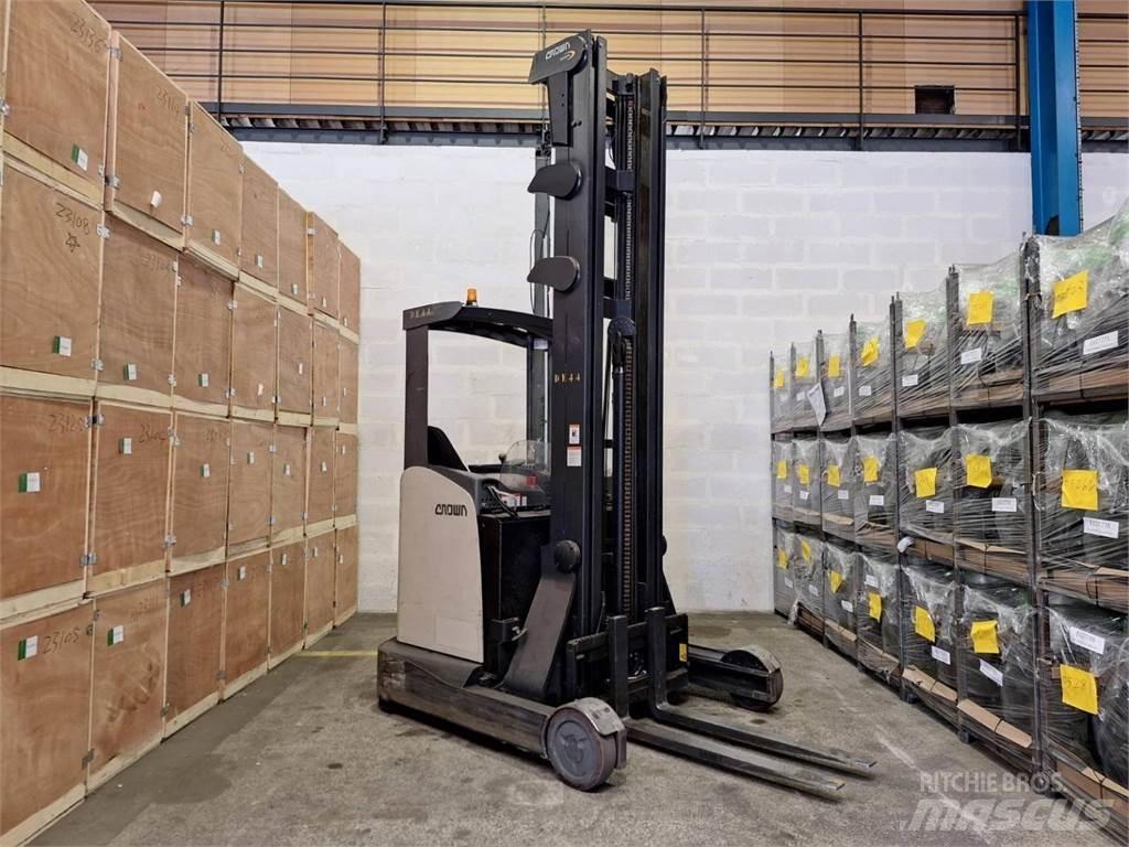 Crown ESR 5260 Carretillas retráctiles