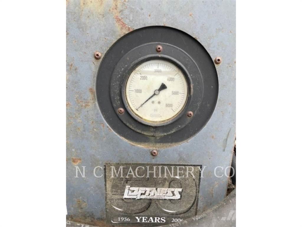  73AXH427 Minicargadoras