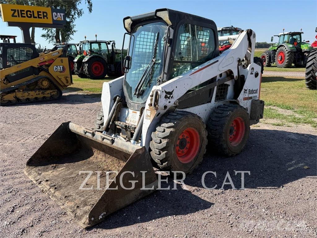 Bobcat S590 Minicargadoras