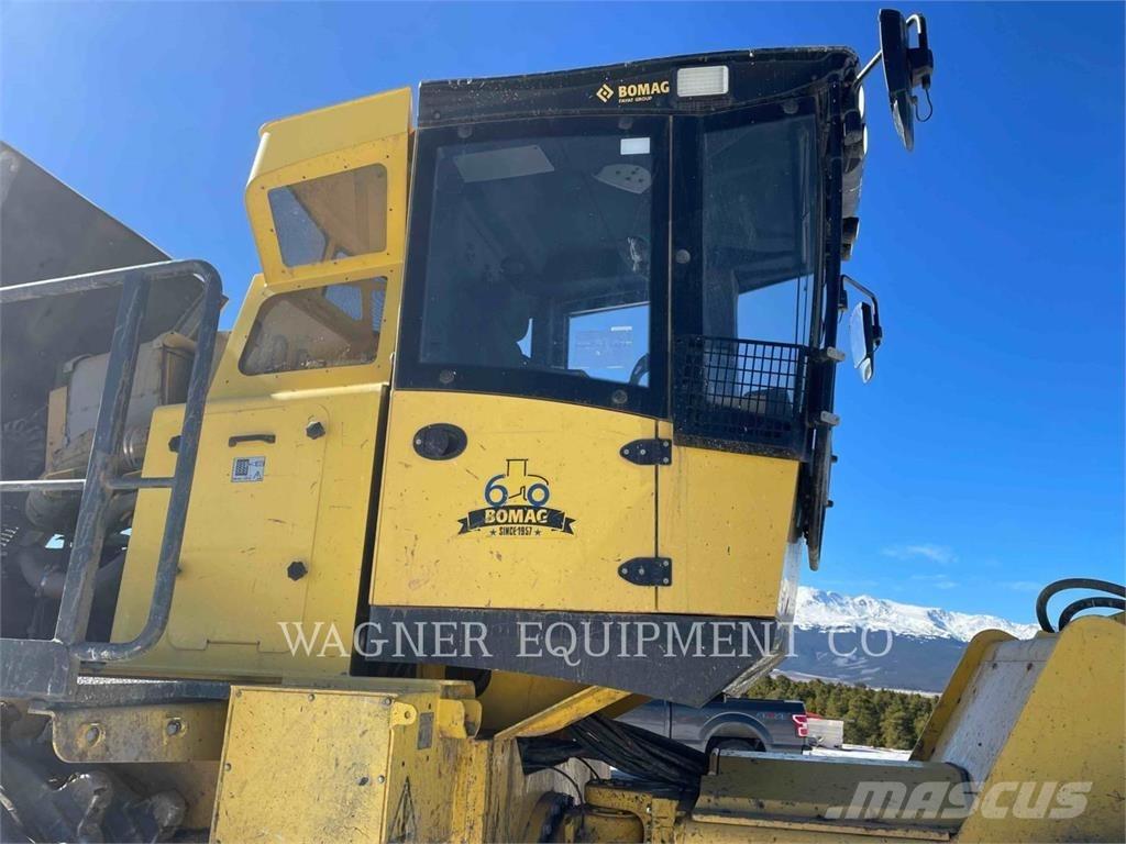 Bomag BC573RB-4 Compactadores de suelo