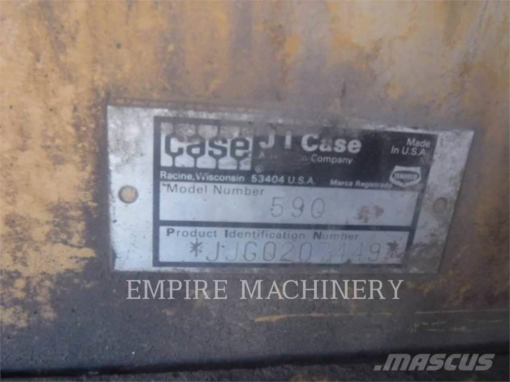 CASE 590 Retrocargadoras
