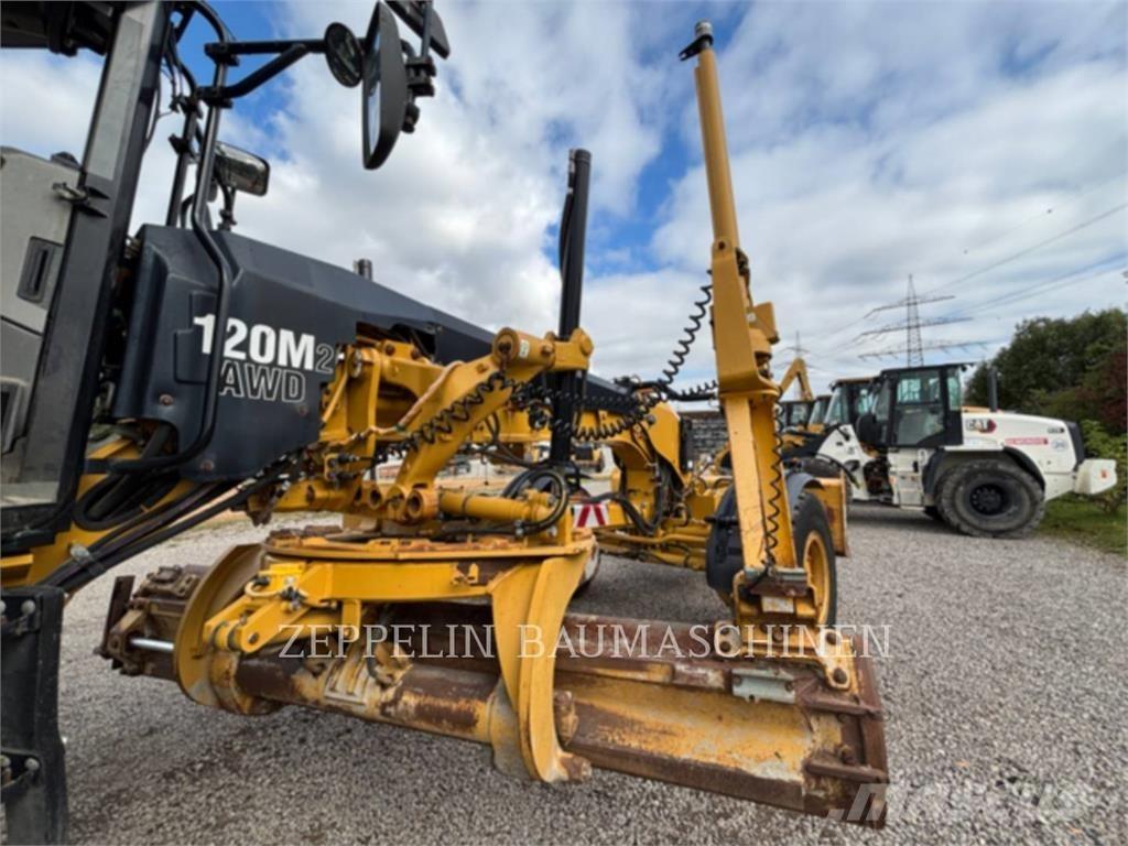 CAT 120M Motoniveladoras