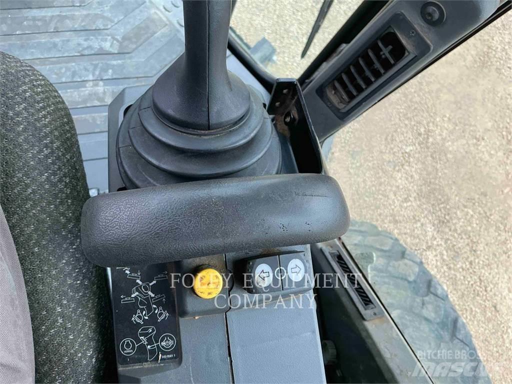 CAT 12M2 Motoniveladoras