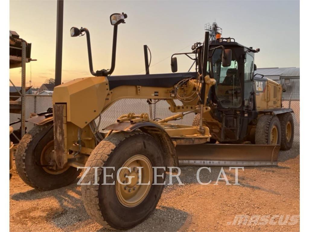 CAT 12M2 Motoniveladoras