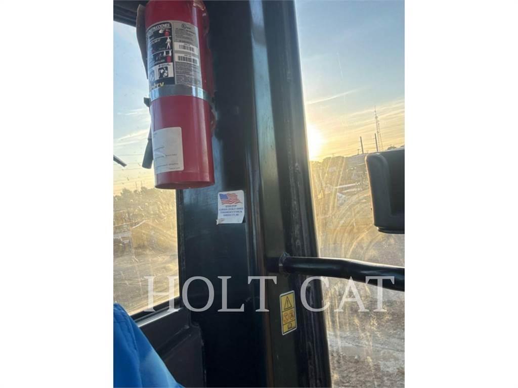 CAT 140 AWD Motoniveladoras