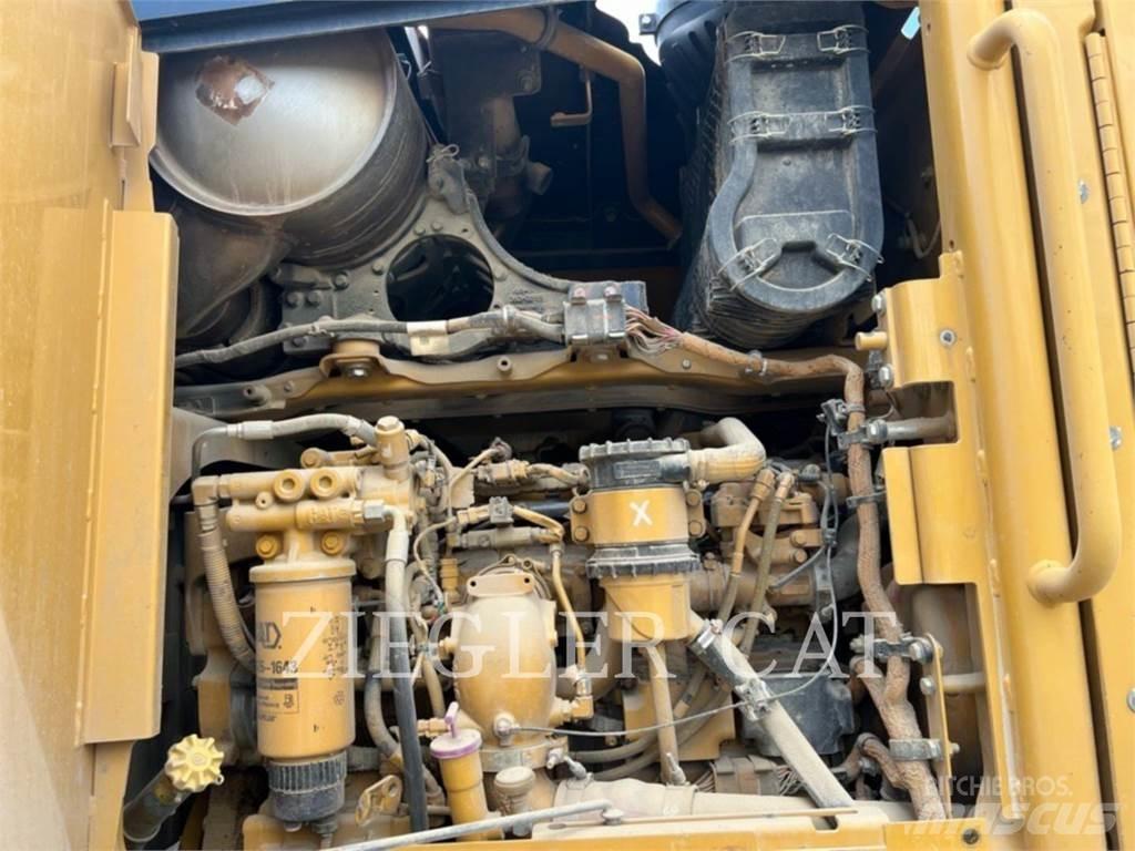 CAT 140M2AWD Motoniveladoras