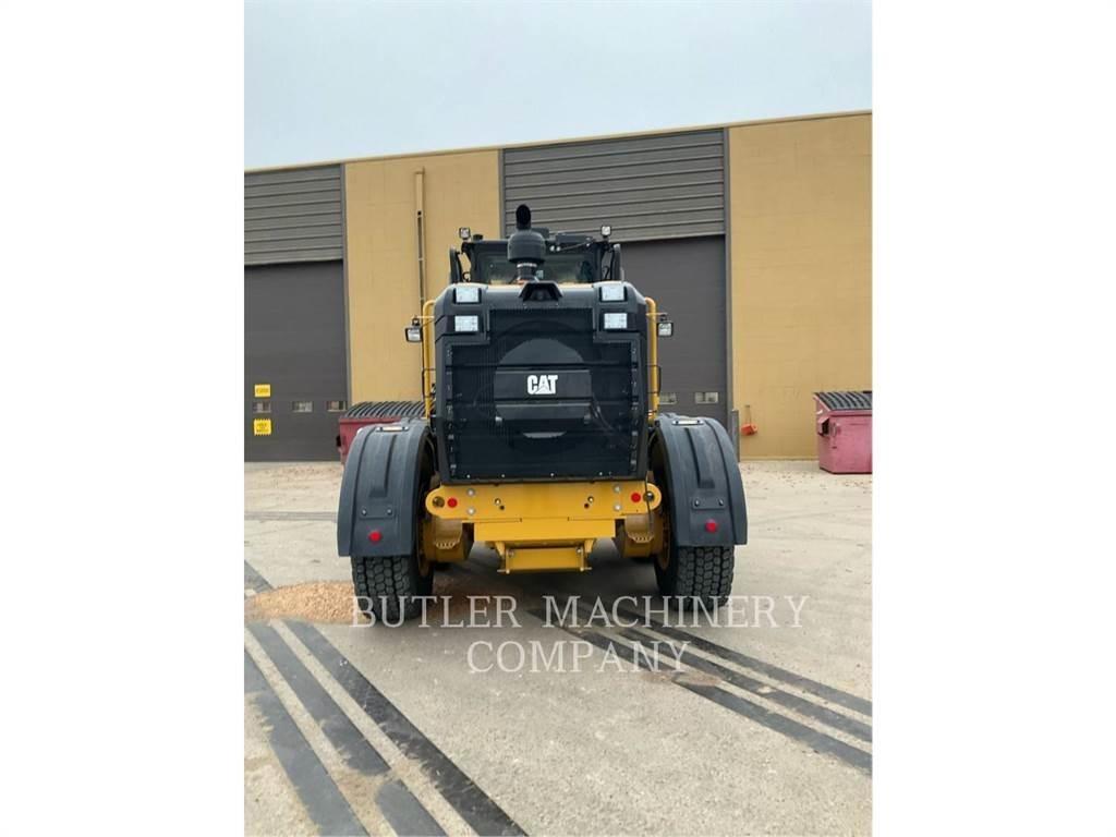 CAT 150-15AWD Motoniveladoras