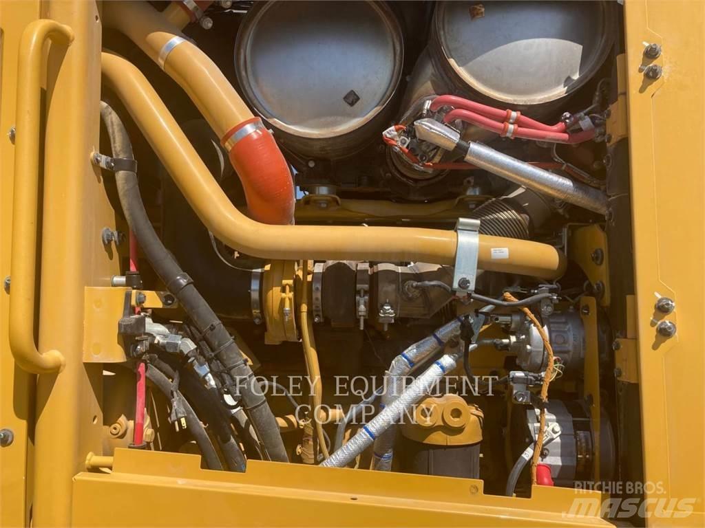 CAT 150-15AWI Motoniveladoras