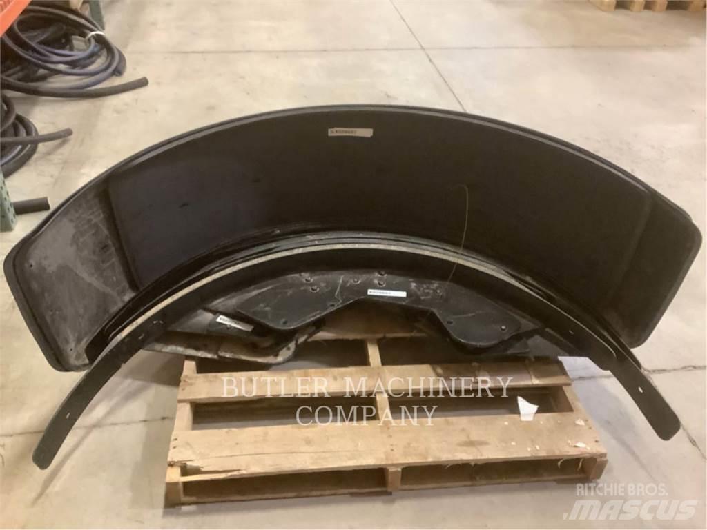 CAT 160M2 REAR FENDER Construcción - Otros
