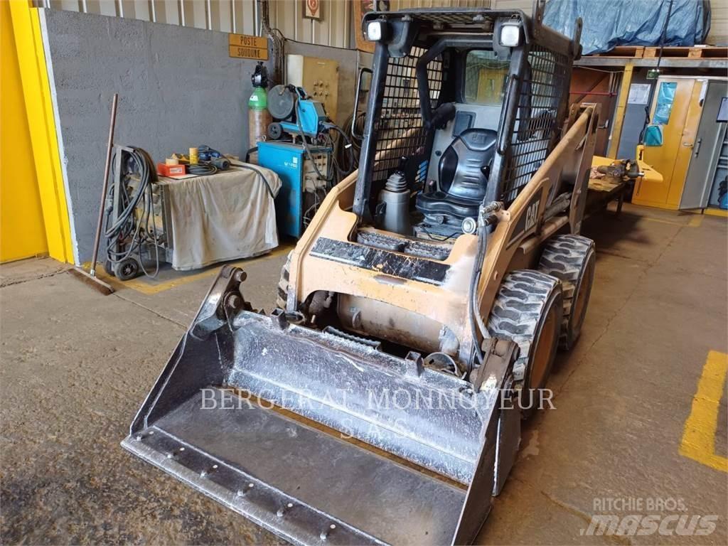 CAT 226 Minicargadoras