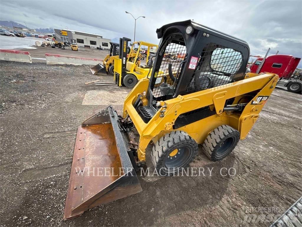CAT 226D C1-H2 Minicargadoras