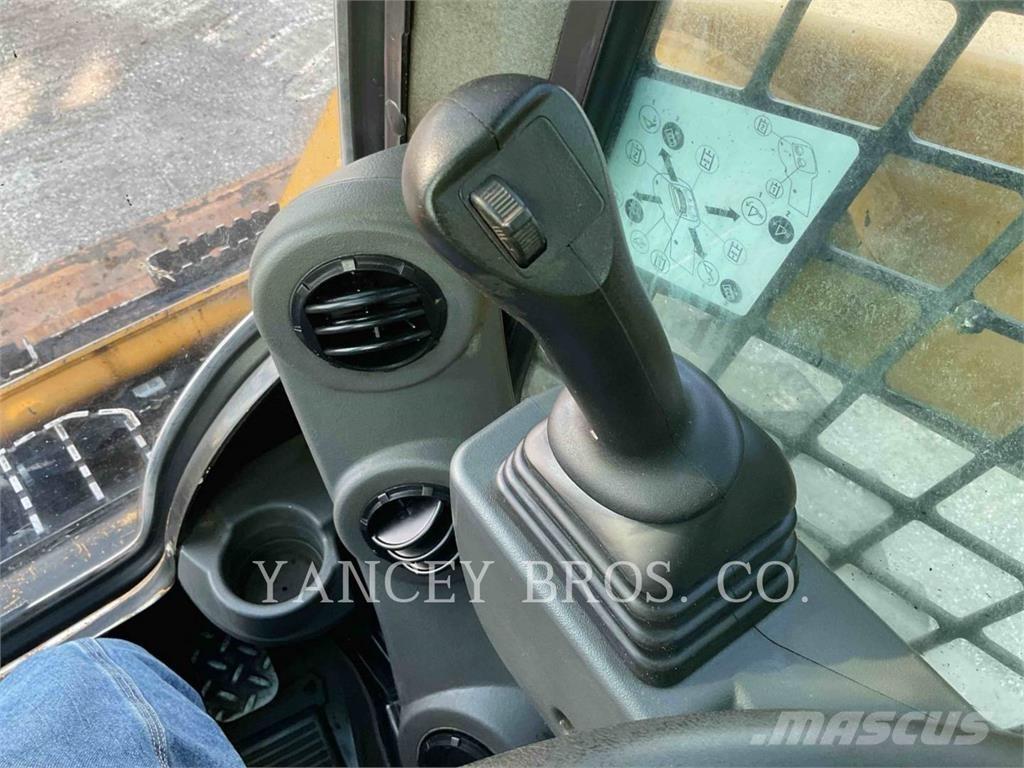 CAT 226D3 Minicargadoras