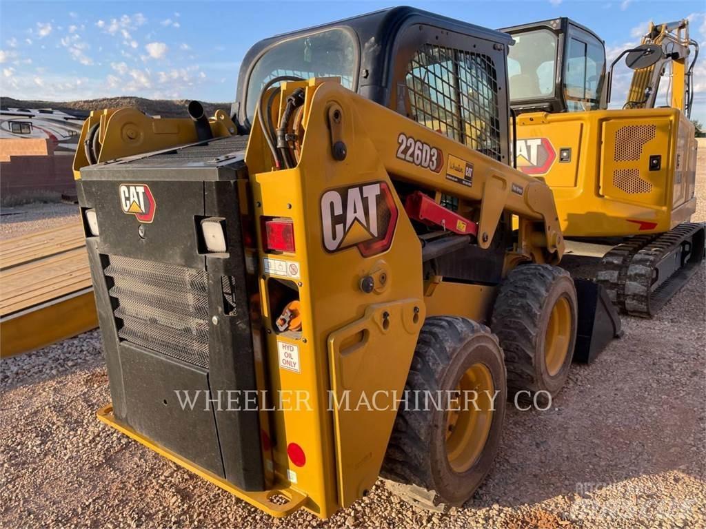 CAT 226D3 C3H2 Minicargadoras