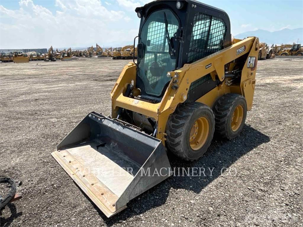 CAT 226D3 C3H2 Minicargadoras