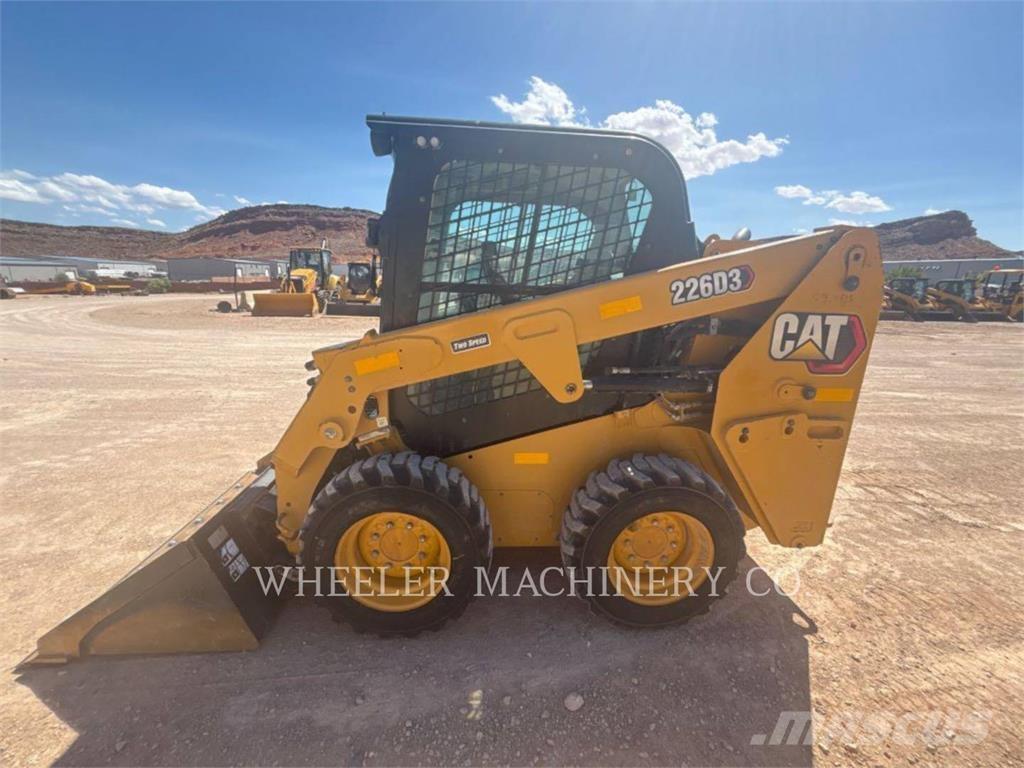 CAT 226D3 C3H2 Minicargadoras