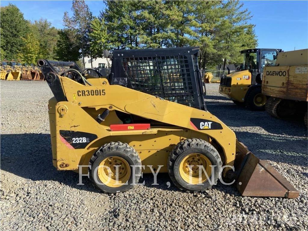 CAT 232B2 Minicargadoras