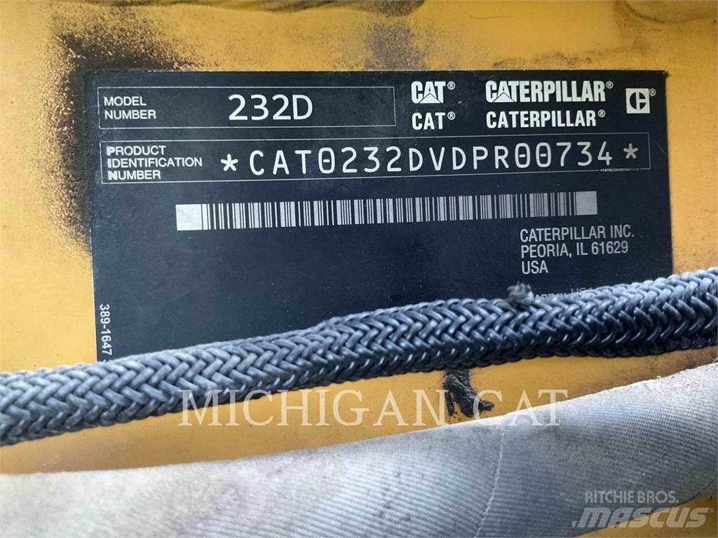 CAT 232D Q+ Minicargadoras