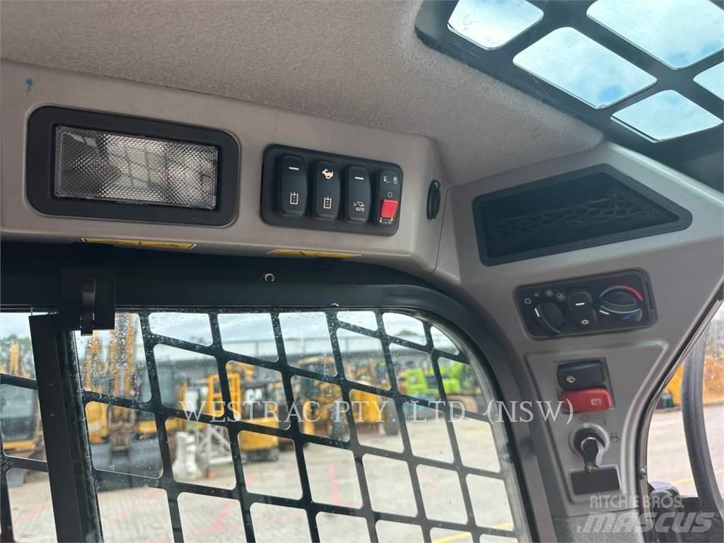 CAT 232D3 Minicargadoras