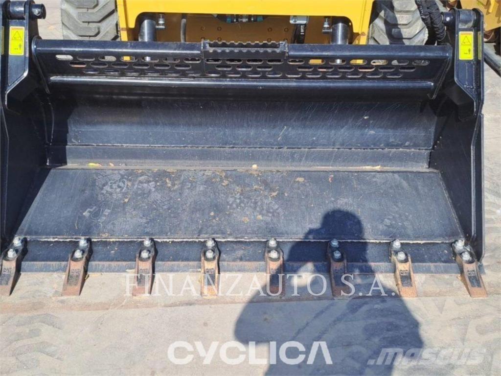 CAT 232D3 Minicargadoras
