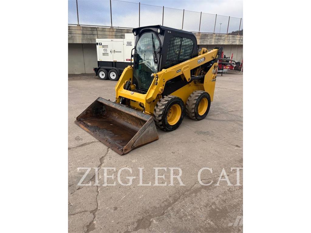CAT 232D3 Minicargadoras