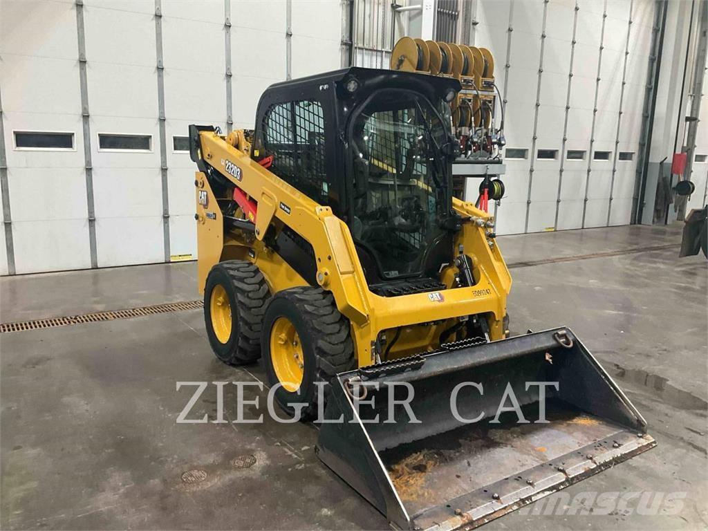 CAT 232D3 Minicargadoras