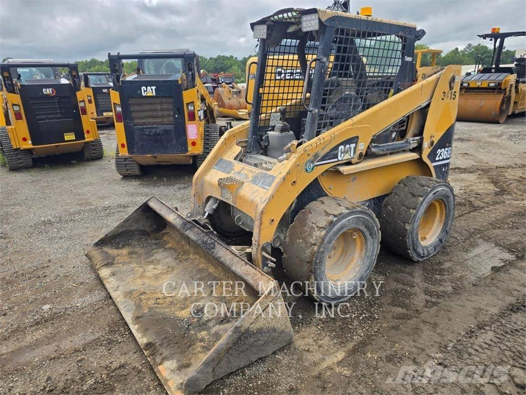 CAT 236B Minicargadoras