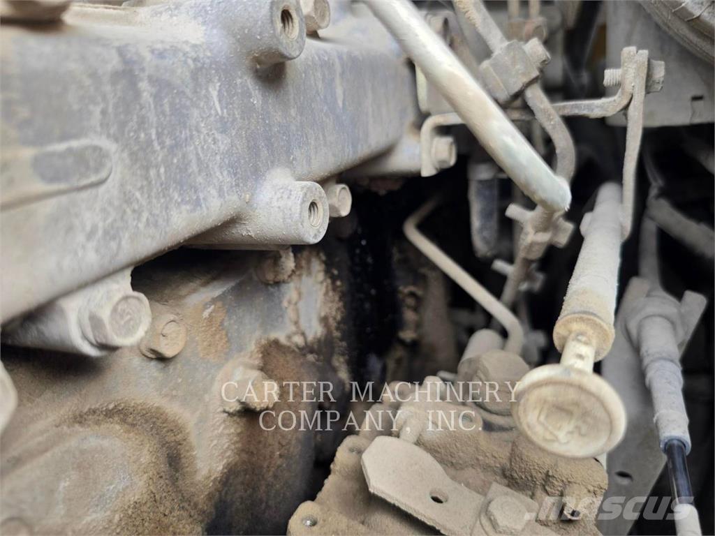 CAT 236B Minicargadoras