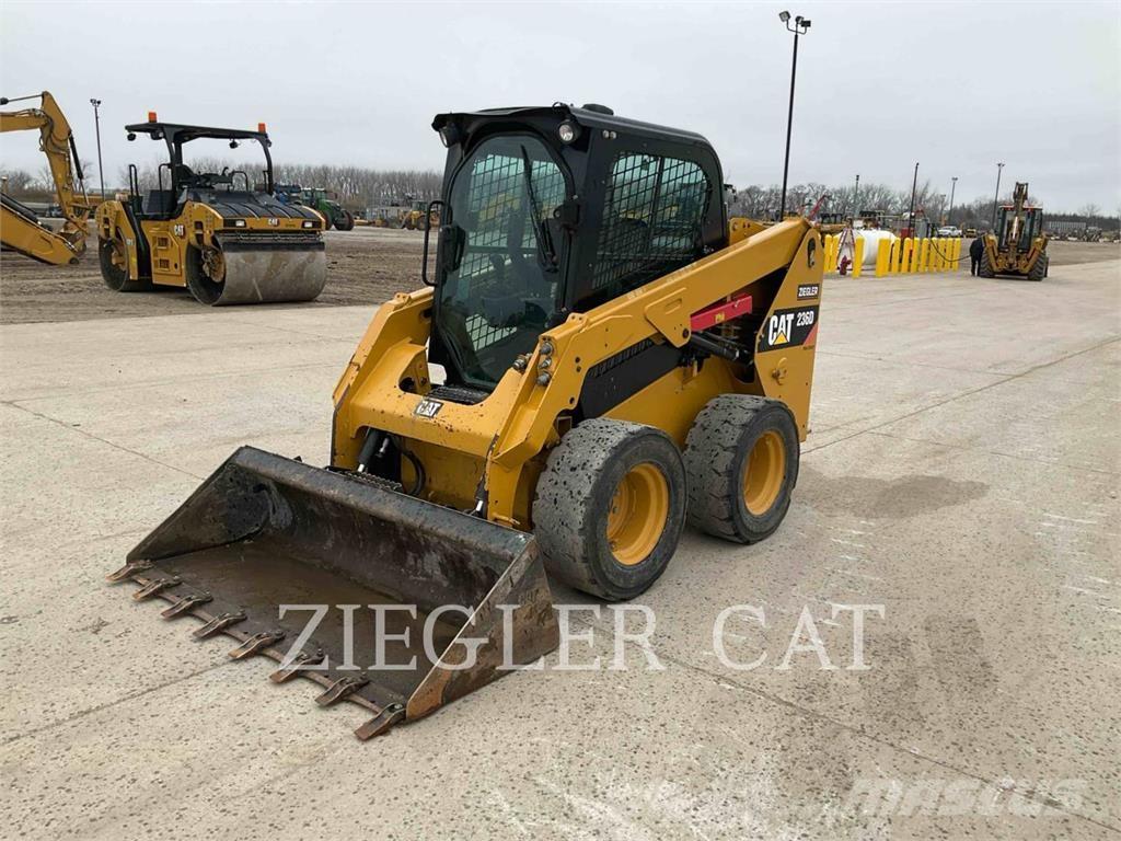 CAT 236D Minicargadoras