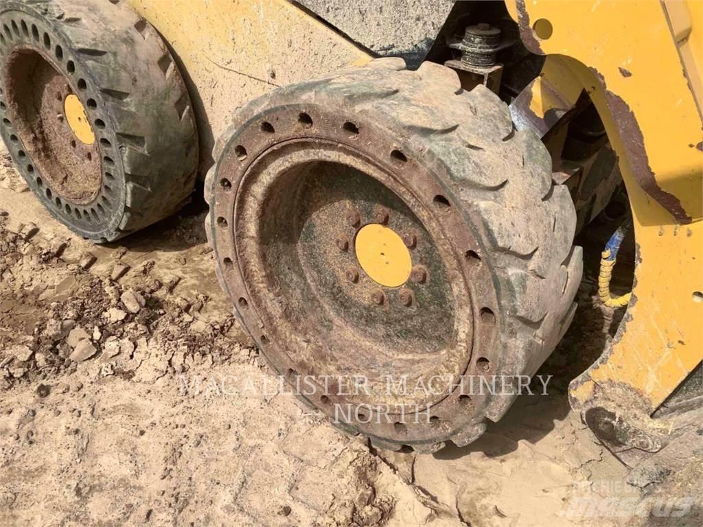 CAT 236D CQ Minicargadoras
