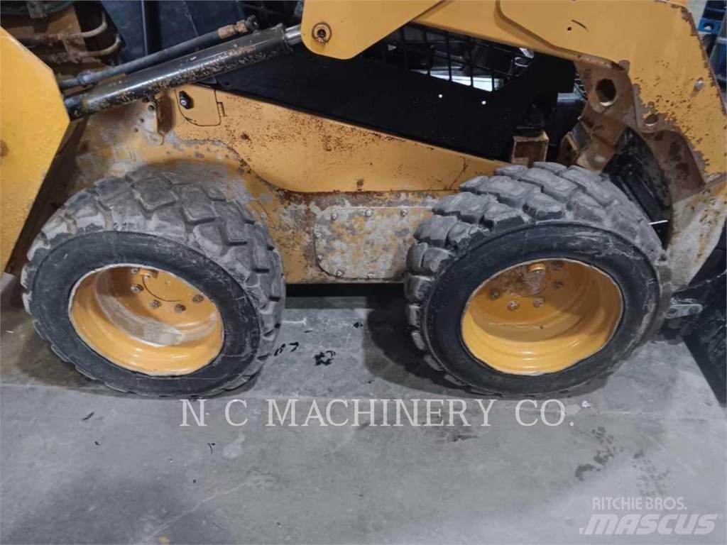 CAT 236D H2CN Minicargadoras