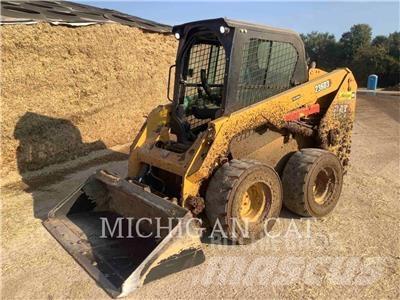 CAT 236D3 Minicargadoras