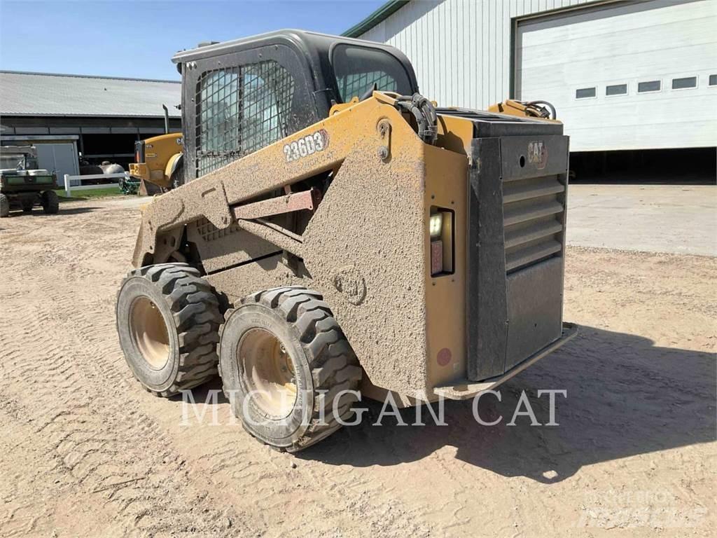 CAT 236D3 A2Q Minicargadoras
