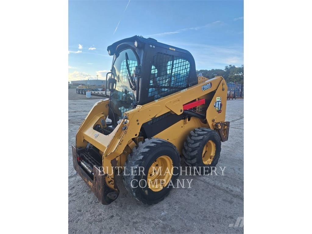 CAT 236D3 C3H2 Minicargadoras