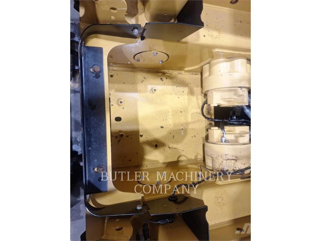 CAT 236D3 C3H2 Minicargadoras