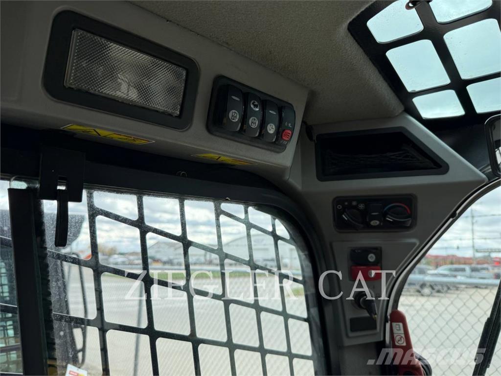 CAT 242D Minicargadoras