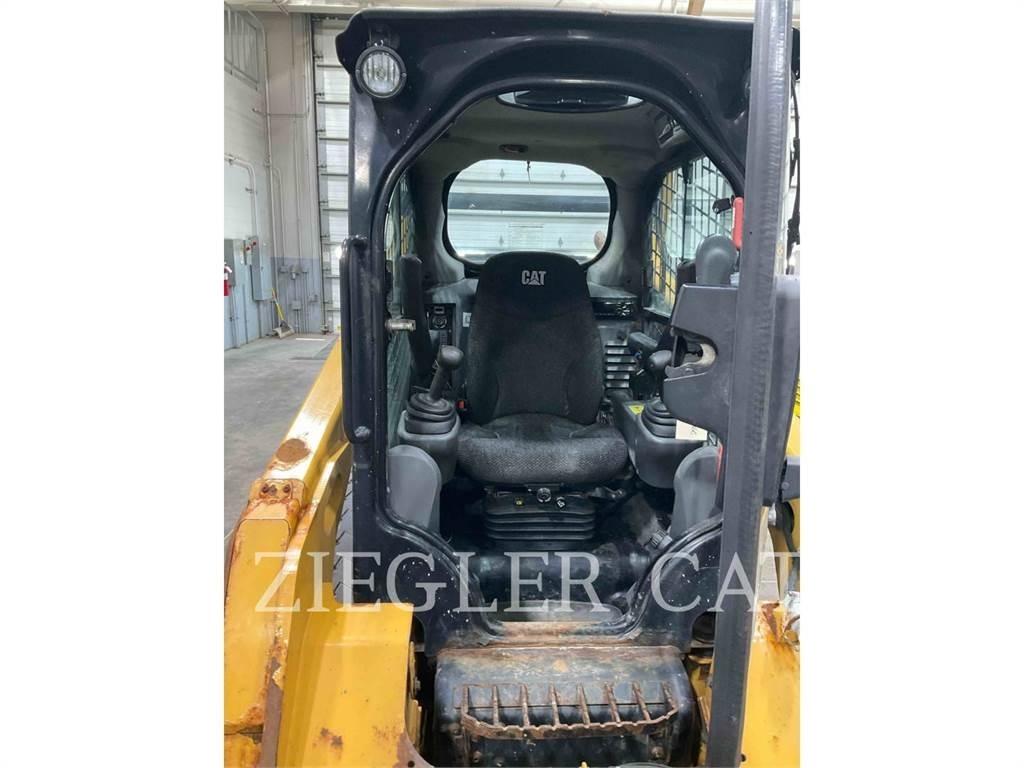 CAT 242D Minicargadoras