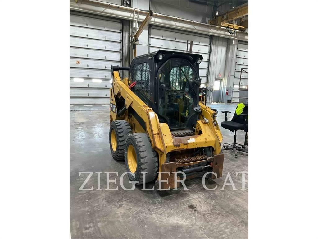 CAT 242D Minicargadoras