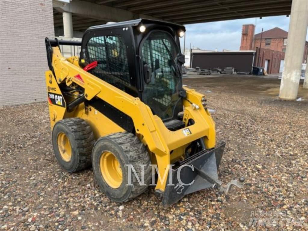 CAT 242D Minicargadoras