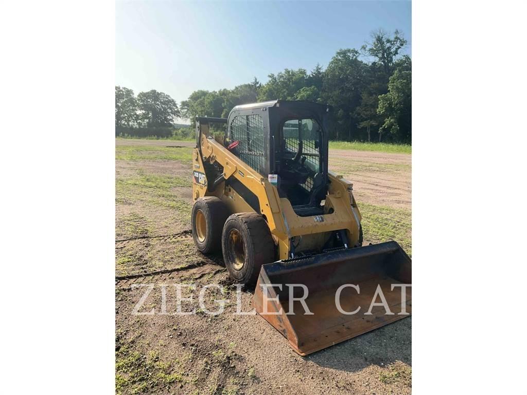 CAT 242D Minicargadoras