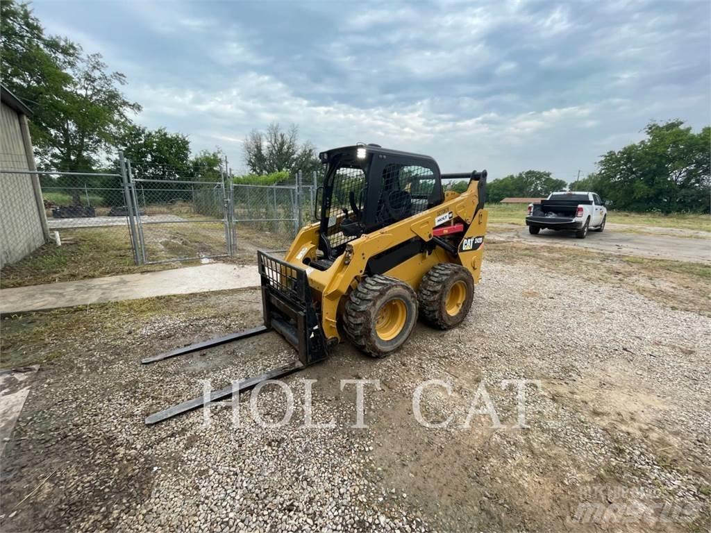 CAT 242D Minicargadoras