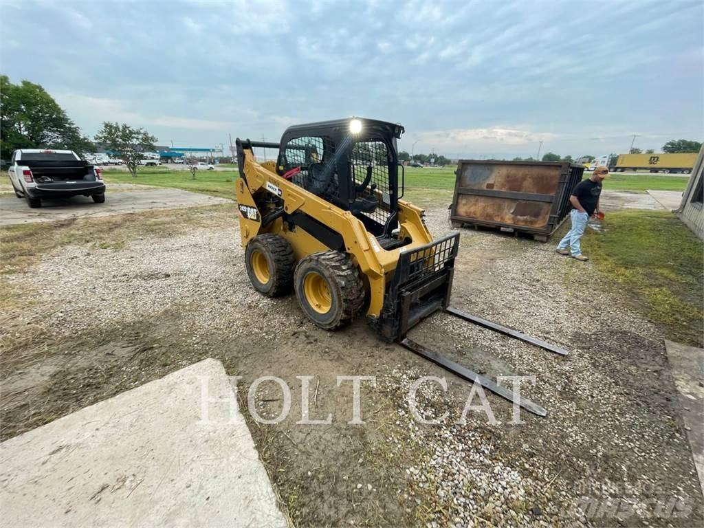 CAT 242D Minicargadoras