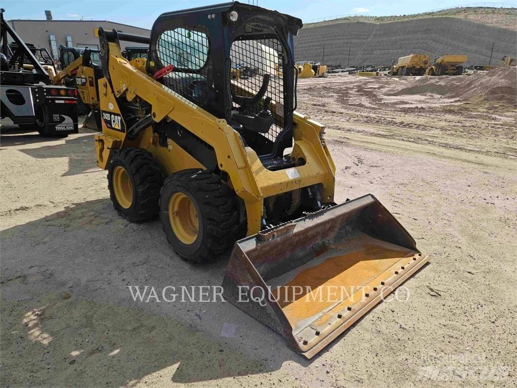 CAT 242D Minicargadoras