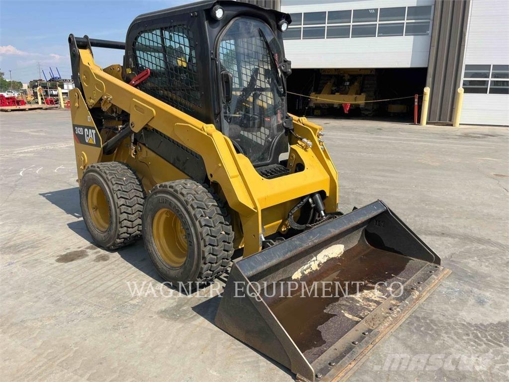 CAT 242D Minicargadoras