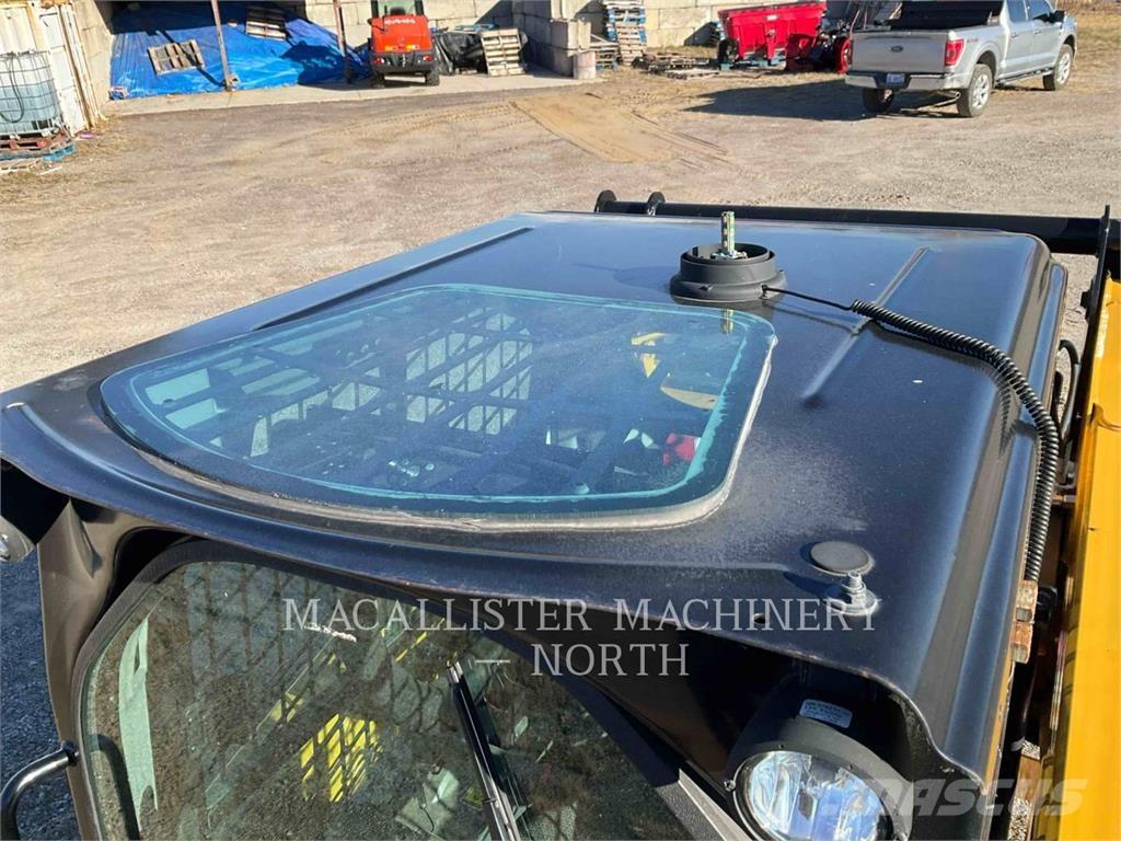 CAT 242D Minicargadoras