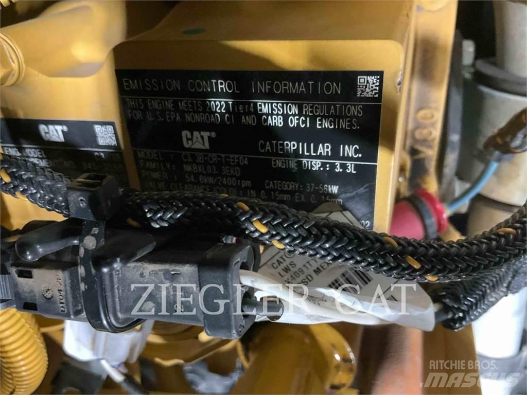 CAT 242D3 Minicargadoras
