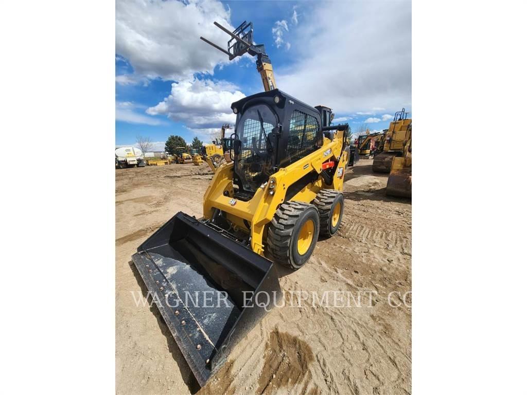 CAT 242D3 Minicargadoras