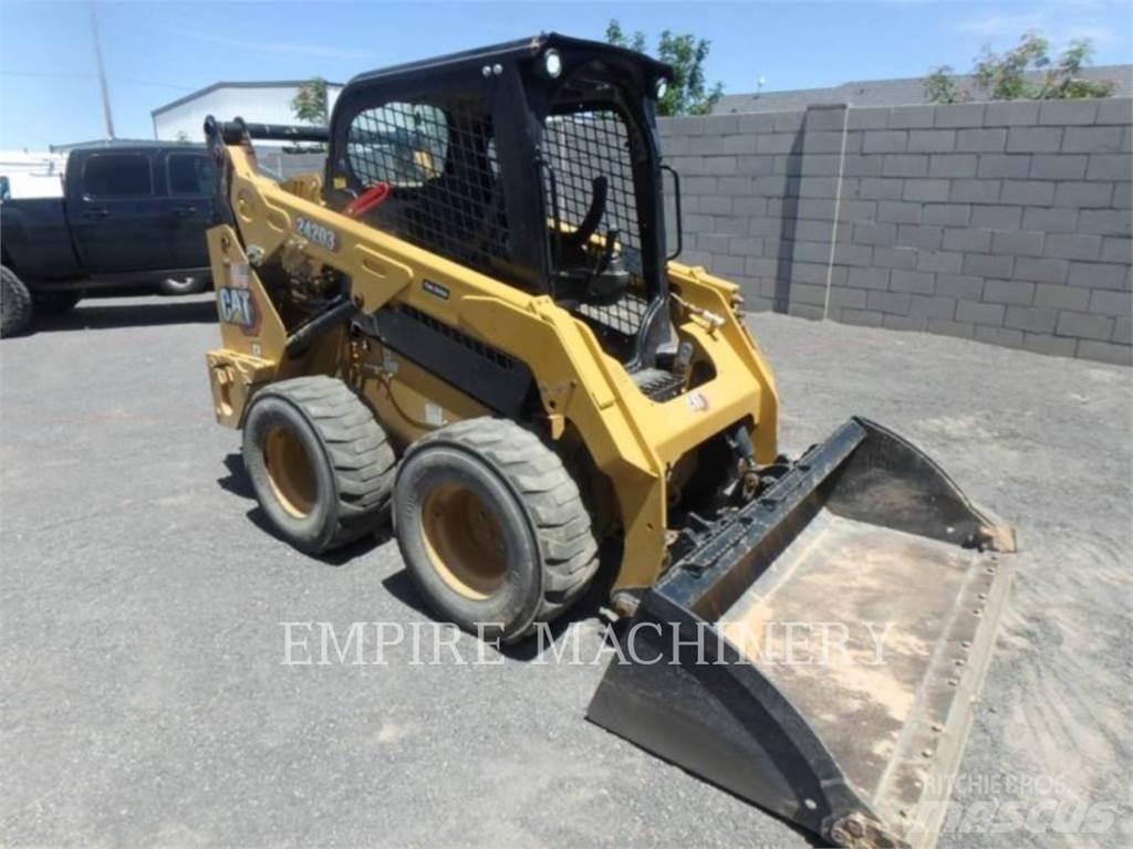 CAT 242D3 Minicargadoras