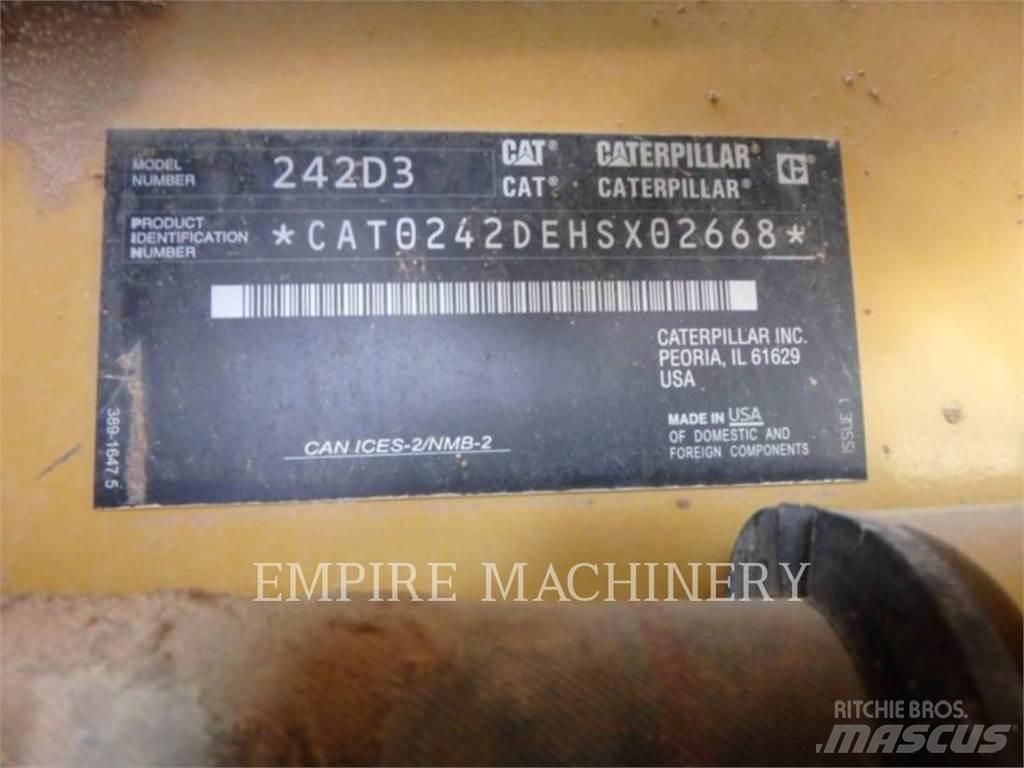 CAT 242D3 Minicargadoras