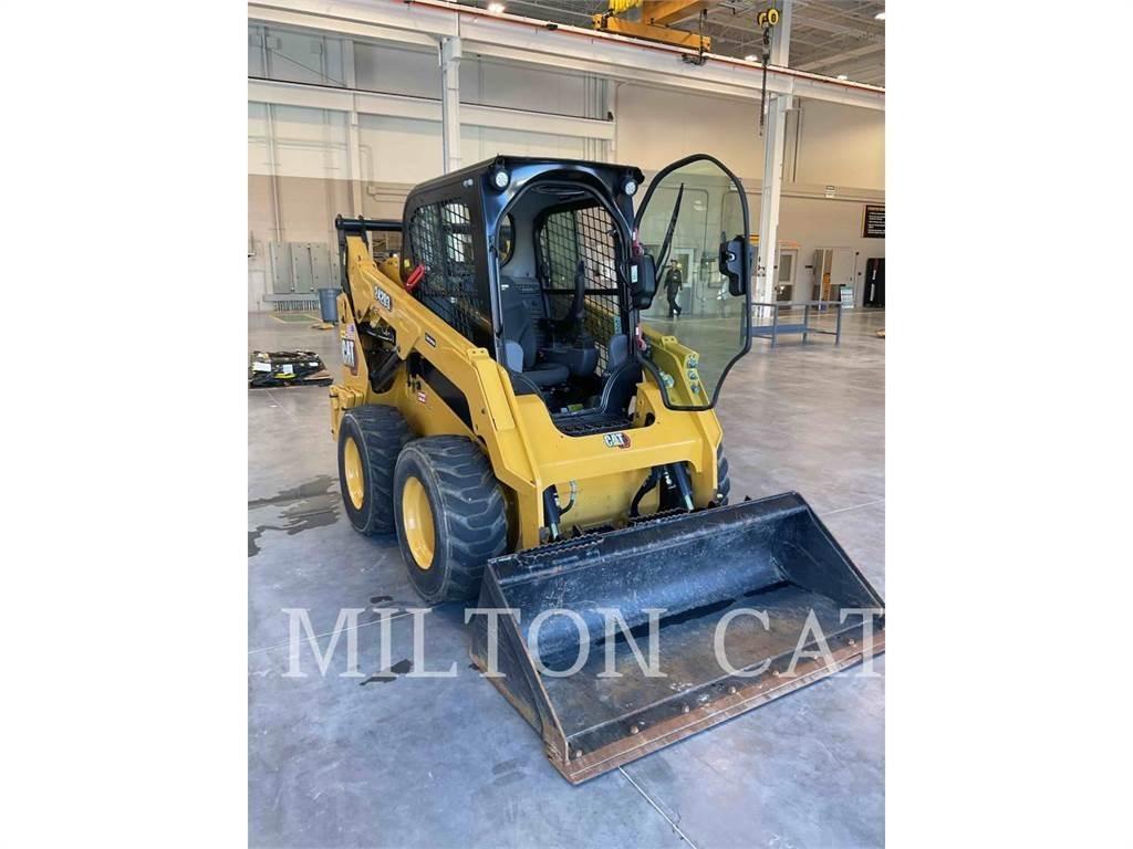 CAT 242D3 Minicargadoras